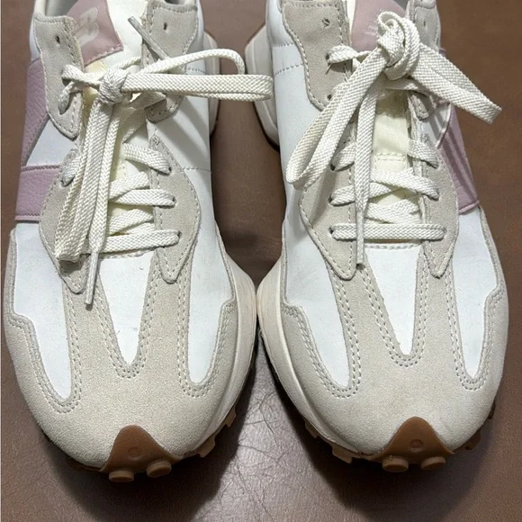 New Balance Women's Sneakers in Pink and Cream Worn maybe 3 times. Like New! - Picture 3 of 8